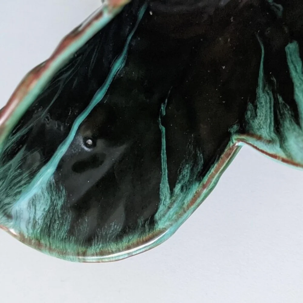 Vintage Blue Mountain Pottery Deco Leaf Vase - Picture 8 of 8
